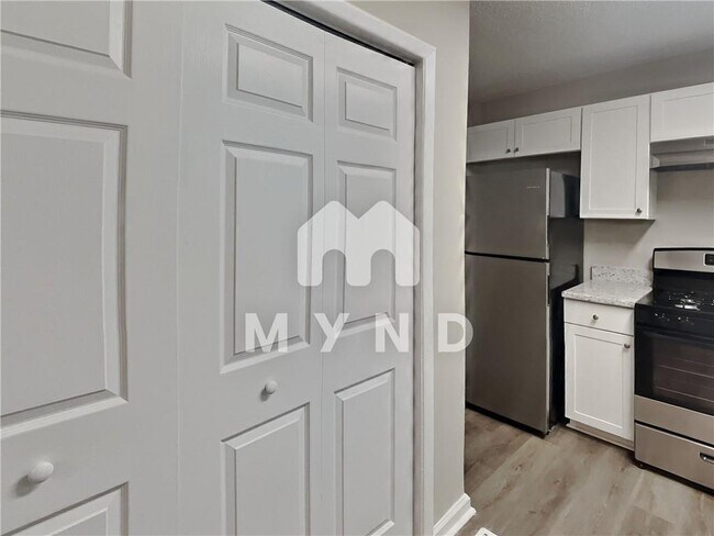 Building Photo - 406 Blair Villa Dr SE