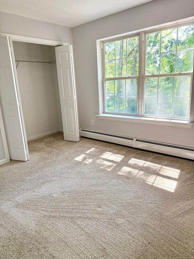 Building Photo - 216 Castlewood