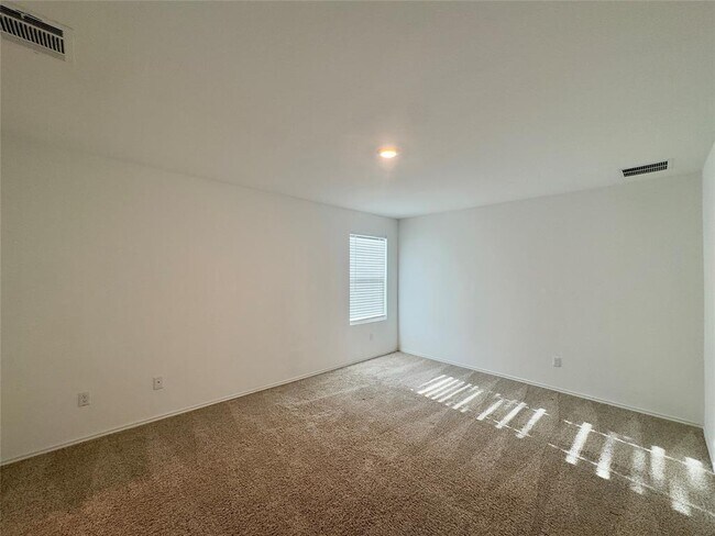 Building Photo - 512 Gabbro Gdns