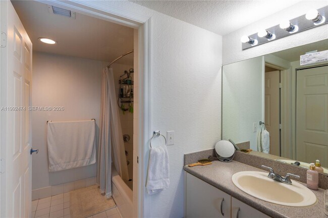 Building Photo - 816 NW 11th St