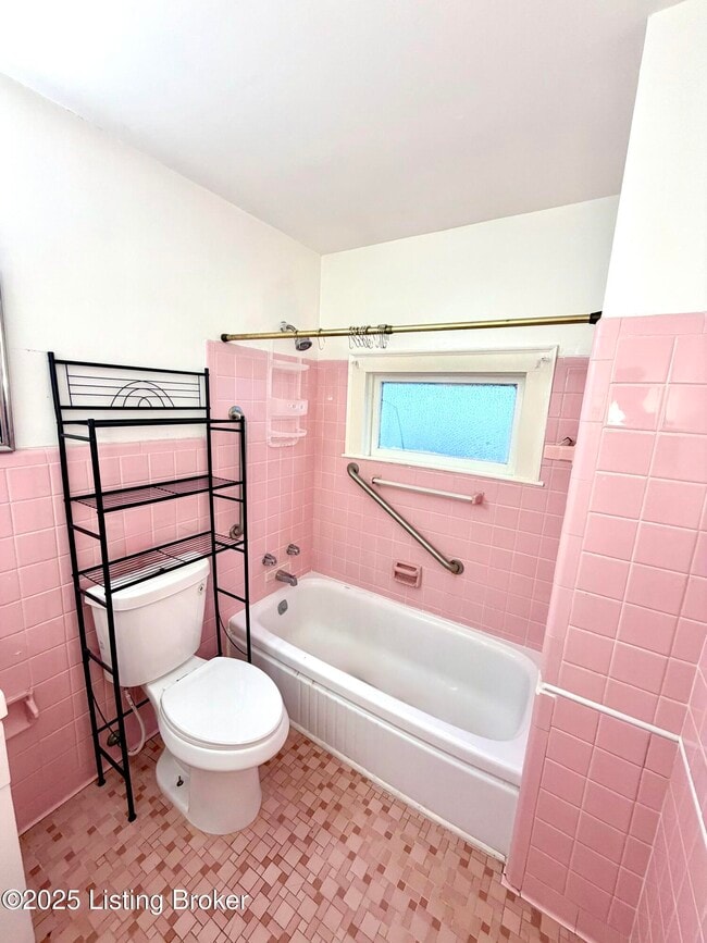 Building Photo - 3317 Dumesnil St