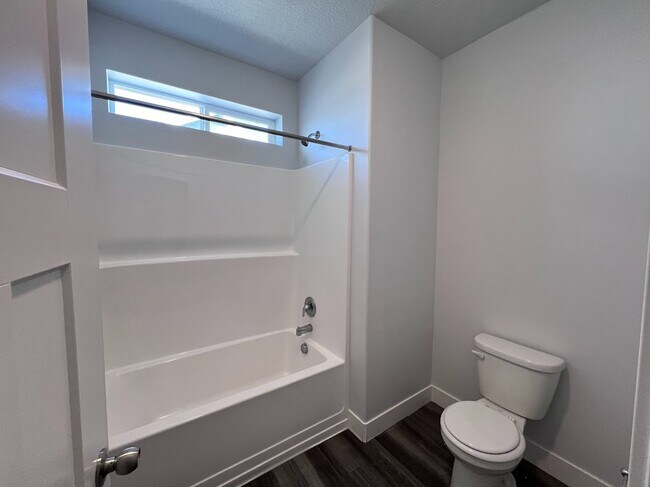 Building Photo - 338 W 410 N St