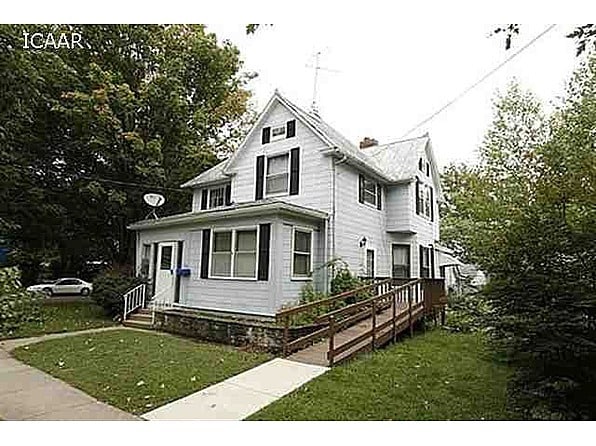 Building Photo - 430 N Van Buren St