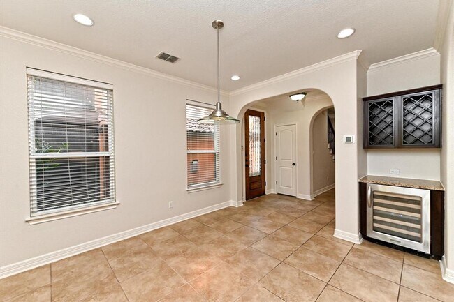 Building Photo - 12124 Terraza Cir