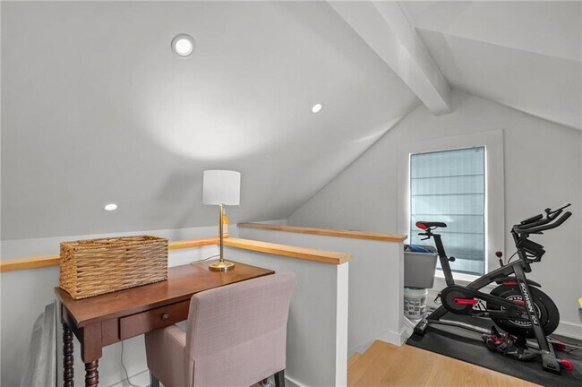 Building Photo - 2 Channing Pl