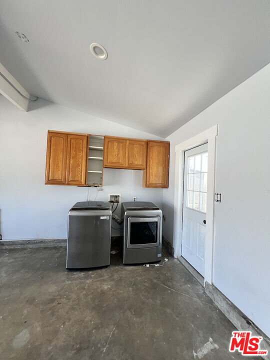 Building Photo - 9716 Casaba Ave