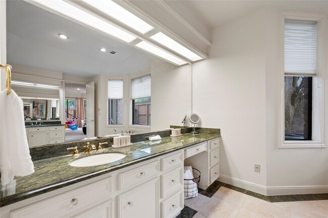 Building Photo - 14022 Champions Hamlet Ct