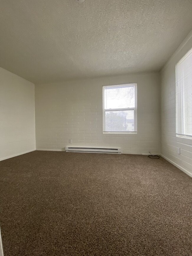 Building Photo - 1233 NE 4th St