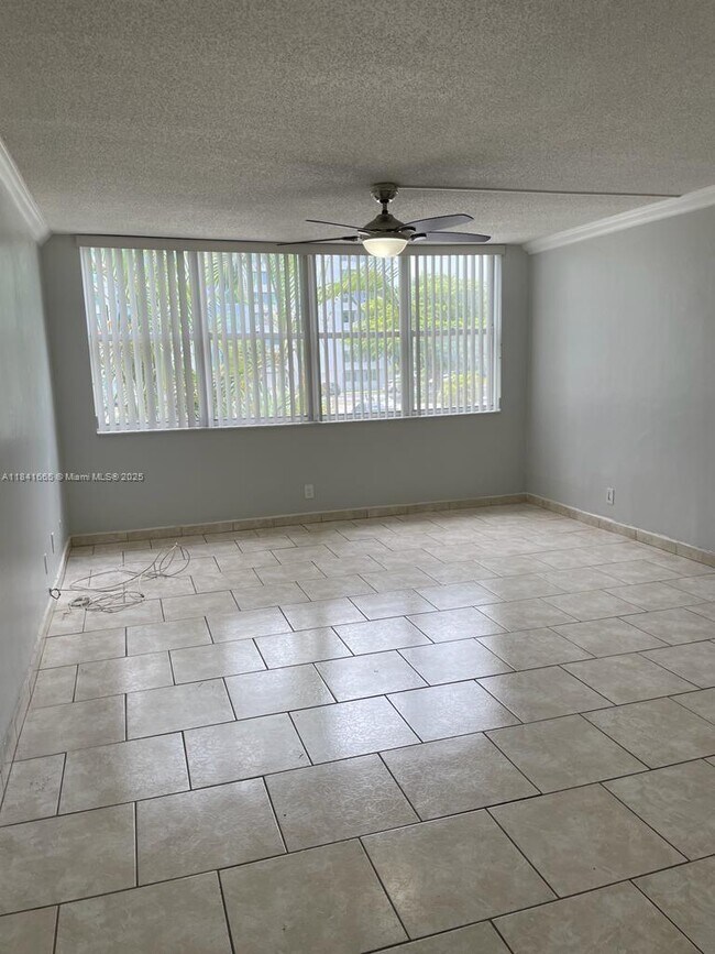 Building Photo - 9143 SW 77th Ave