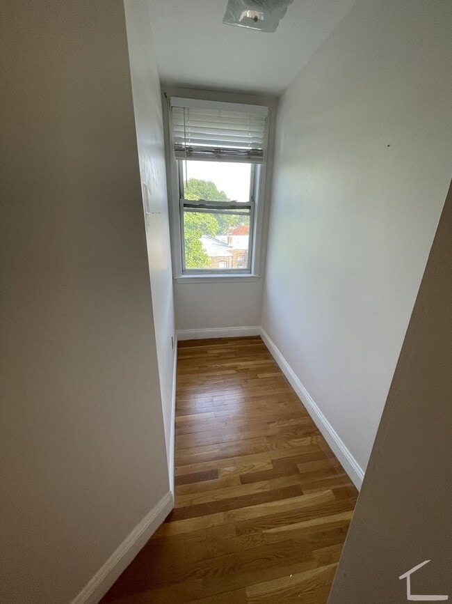 Building Photo - 41 Egremont Rd