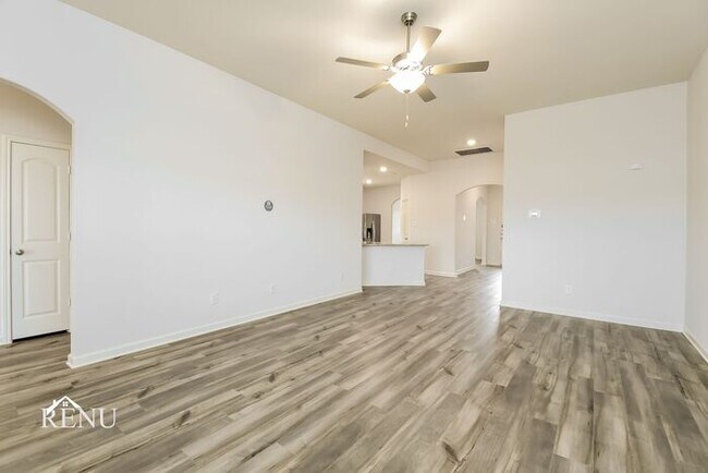 Building Photo - 1100 Wheatfield Ln