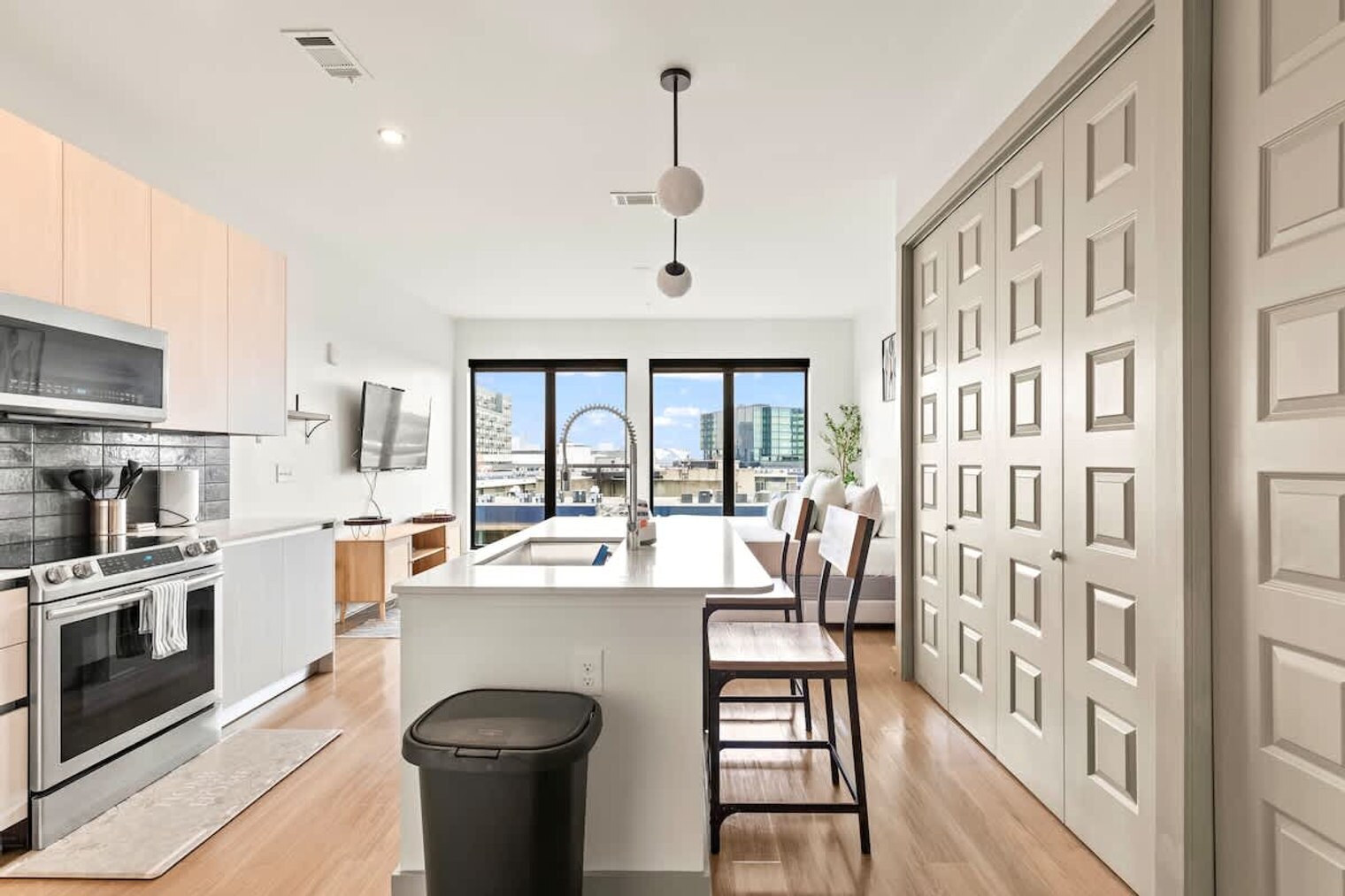 Building Photo - 777 11th St NW