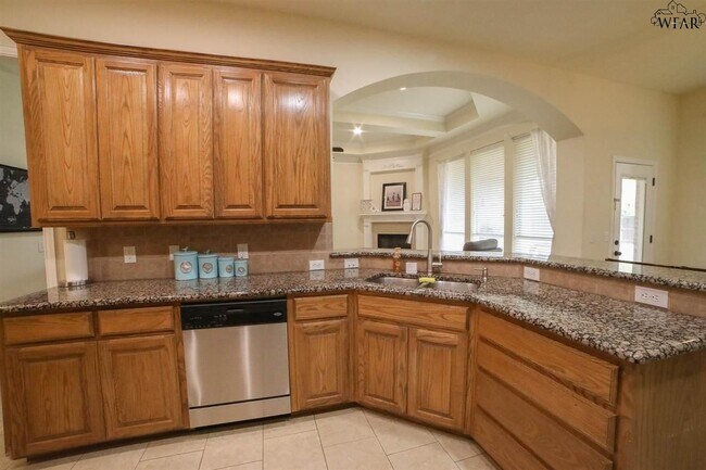 Building Photo - 4919 Silver Crest Dr