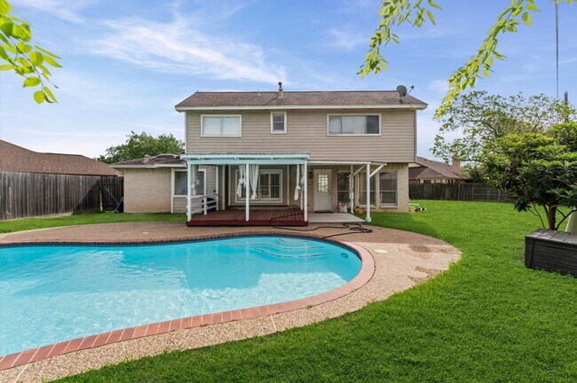 Building Photo - 3202 Kempwood Dr