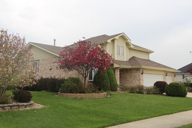Primary Photo - 7810 Brookside Glen Dr