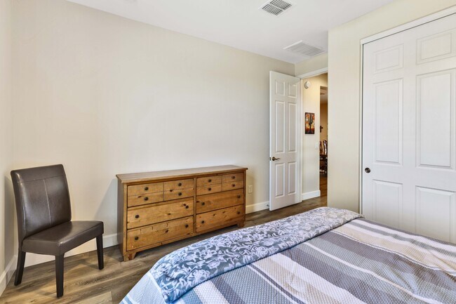 Building Photo - 30737 S Osprey Dr