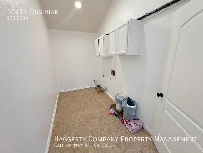 Building Photo - 10613 Obsidian-