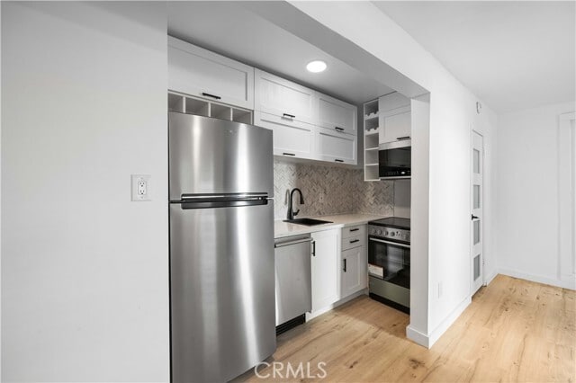 Building Photo - 1303 N Beverly Glen Blvd