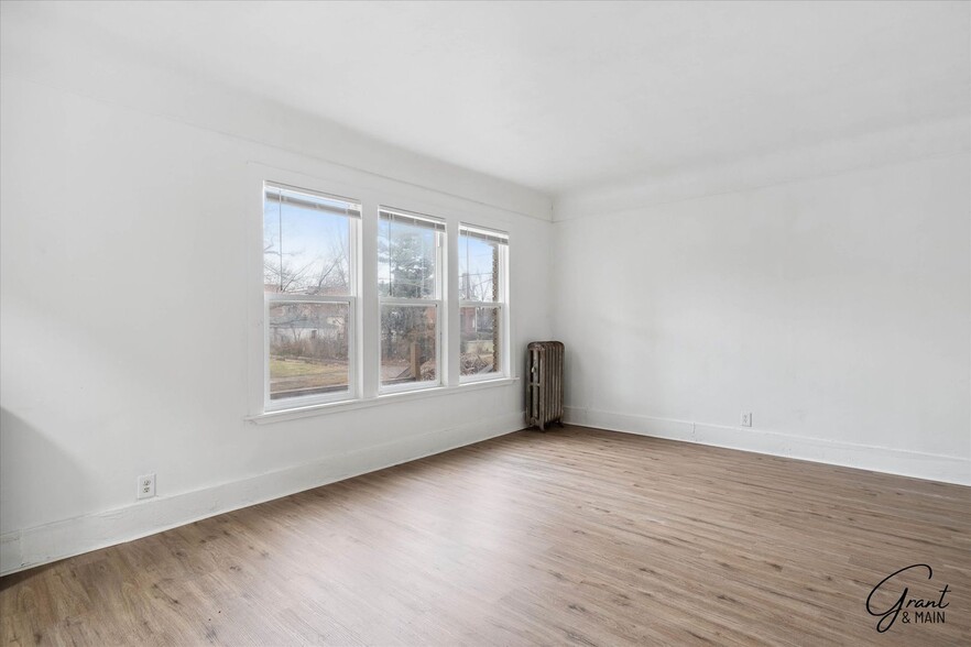 Building Photo - 2433/2435 Pasadena St. -  Missouri Residential Rentals LLC