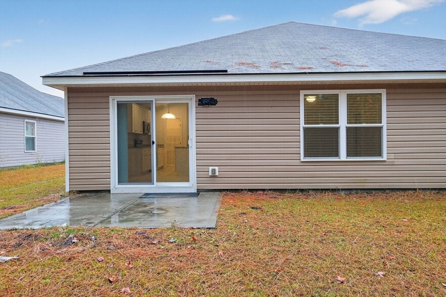 Building Photo - 245 Cromer St