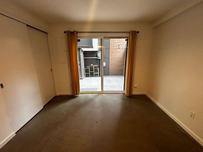Building Photo - Modern Townhome For Lease Near Columbia City | 2 Bed | 2.5 Bath | A/C | Covered Parking