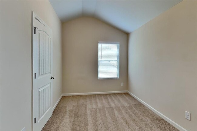 Building Photo - 435 Shady Glen