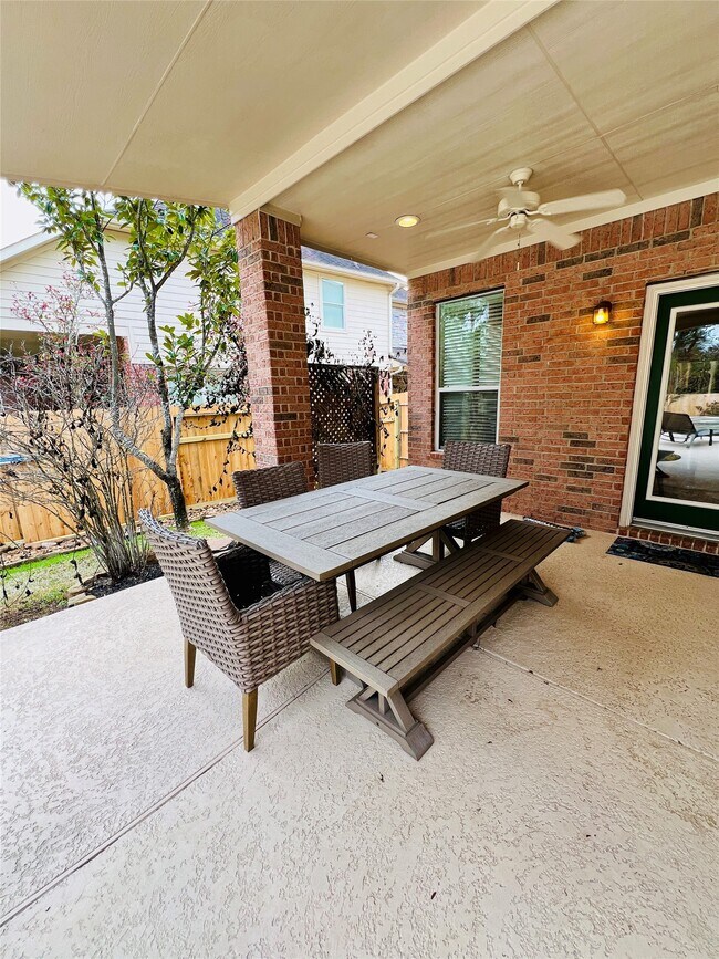 Building Photo - 27 E Shale Creek Cir