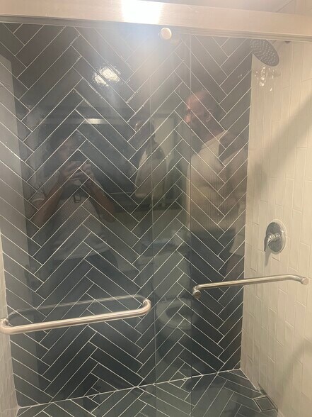 Building Photo - 3939 E Allin St