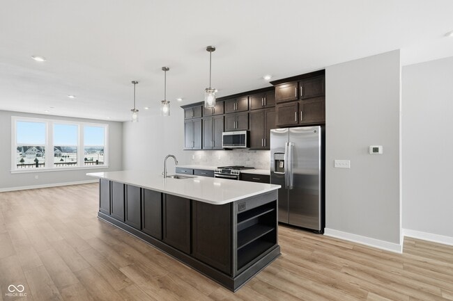 Building Photo - 404 Elite St