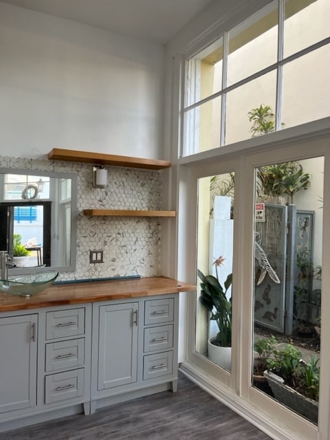 Building Photo - 159 Hollister Ave