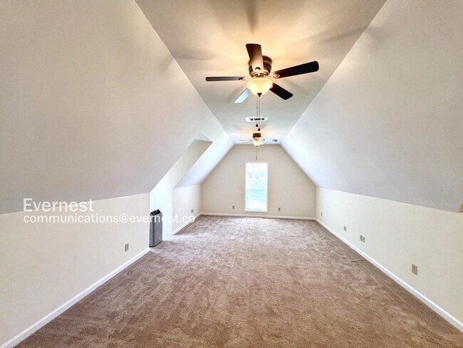 Building Photo - 8835 Robertson Ln N
