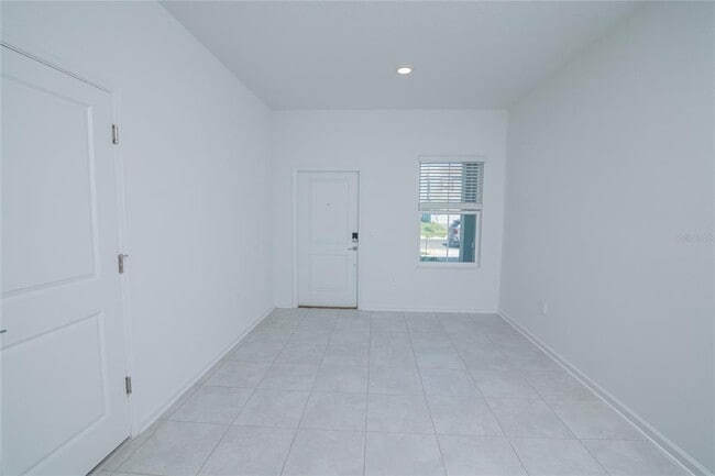 Building Photo - 2642 Runners Cir