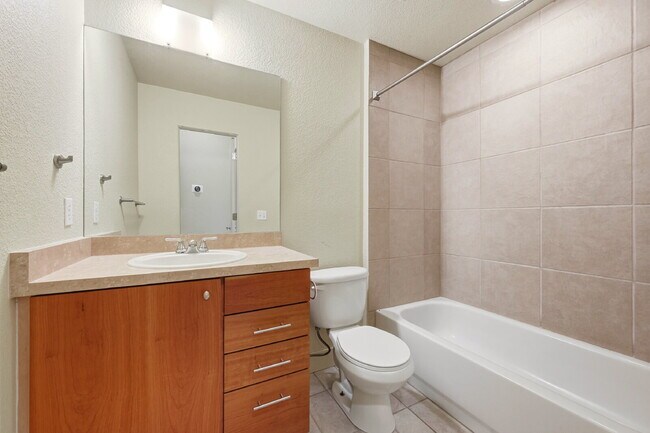 Building Photo - $2,595.95- 3 Bed, 3 Bath Townhome in Aurora with Central AC and In Unit Laundry!