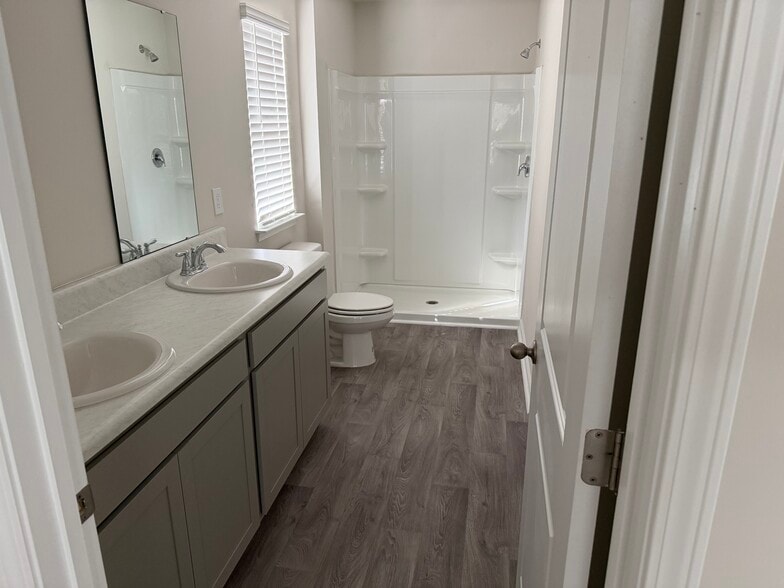 Building Photo - 4735 Cockatoo Dr