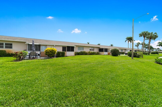 Building Photo - 2567 Dudley Dr W