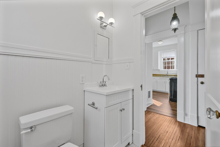 Building Photo - 1711 Primrose Ave