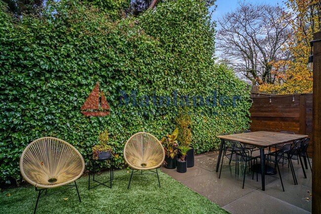 Building Photo - Modern Living in the Heart of Richmond, Just Blocks from Division Street This Home will not last ...