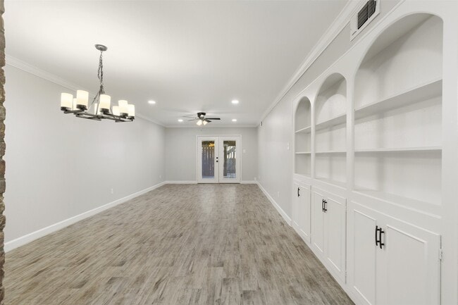 Building Photo - 13010 Trail Hollow Dr