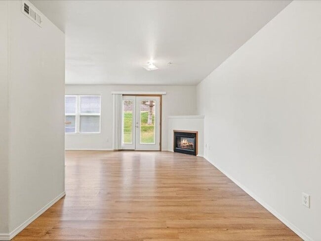 Building Photo - 6005 Chapel Hill Blvd