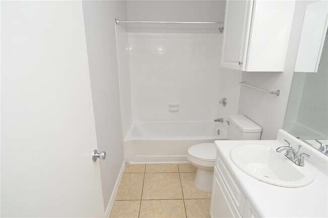 Building Photo - 8643 Mallard Reserve Dr
