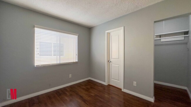 Interior Photo - 3952 Iowa St