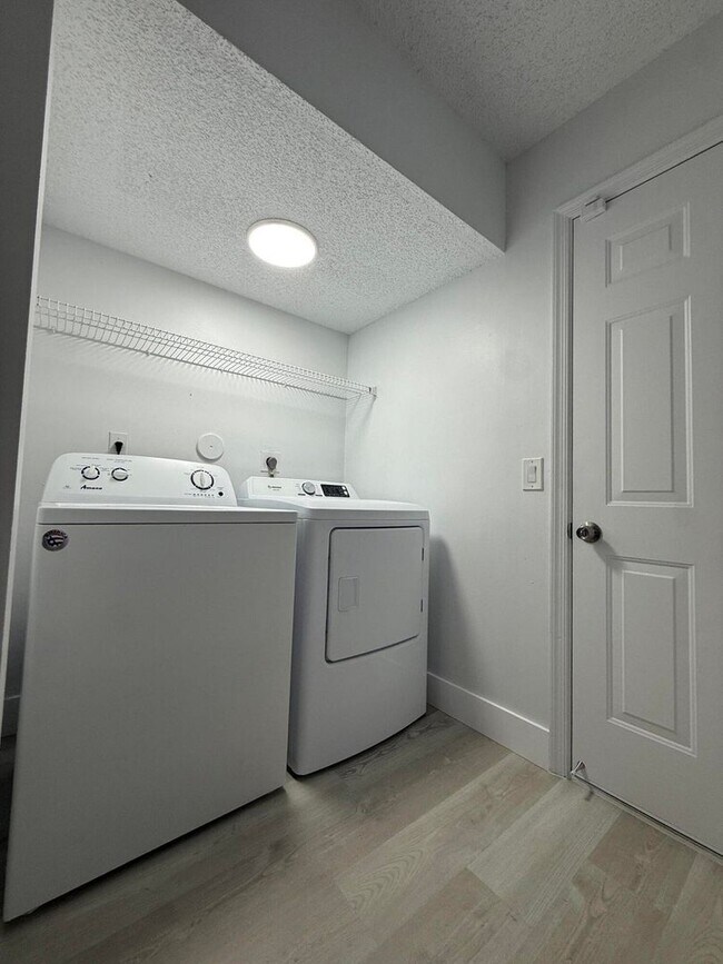 Building Photo - 9561 NW 18th Ct