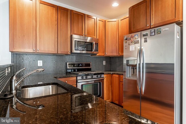 Building Photo - 705 Captains Way