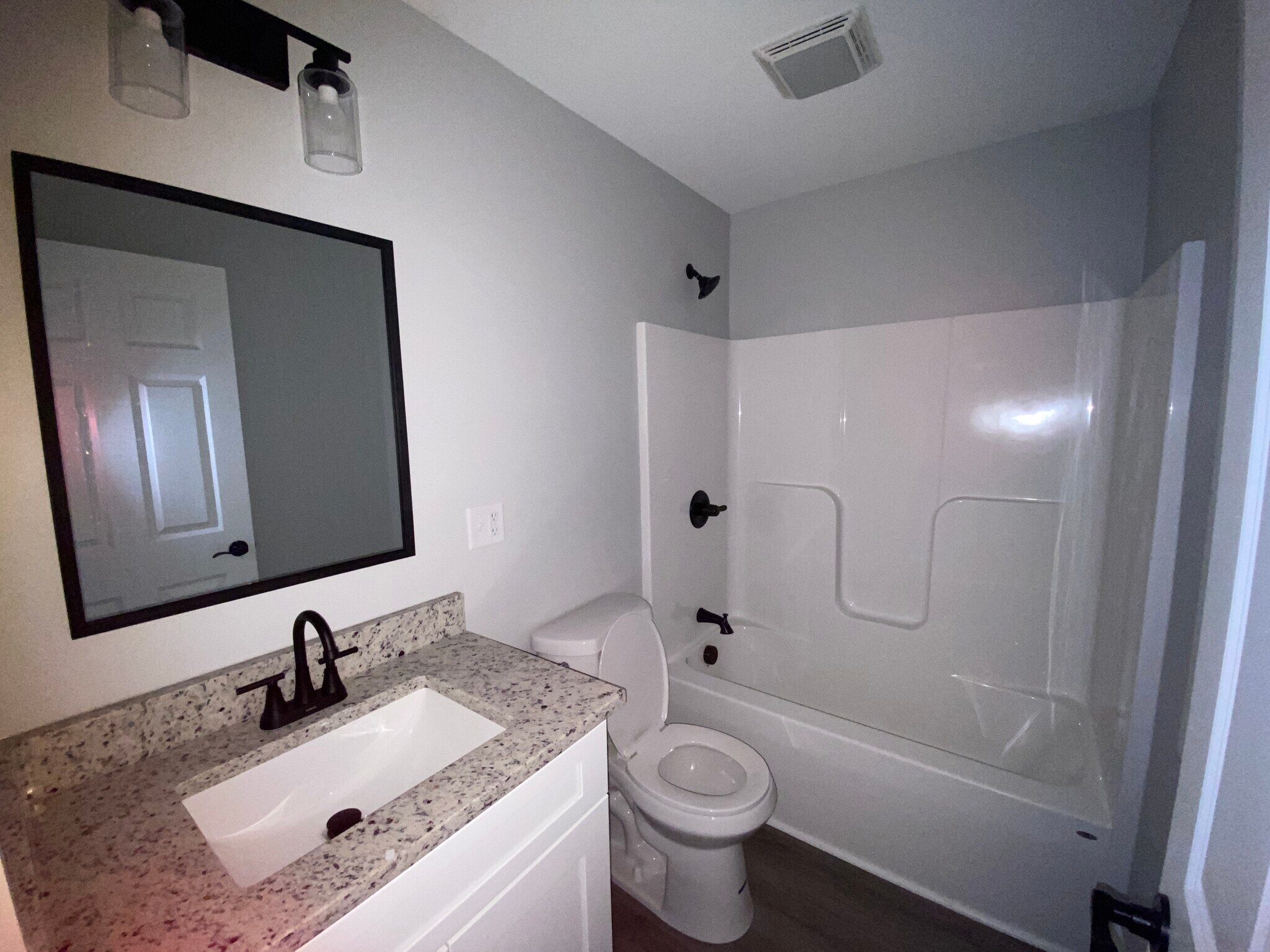 Building Photo - 32 Main St