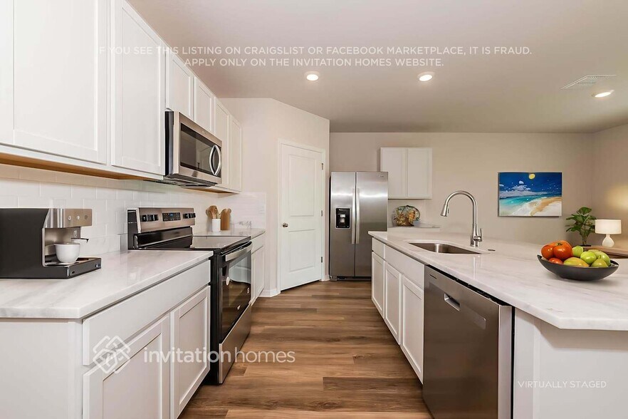 Building Photo - 8013 Majestic Palms Ct