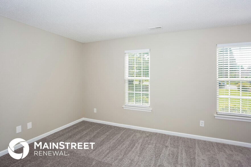Building Photo - 436 Riverglen Dr NW