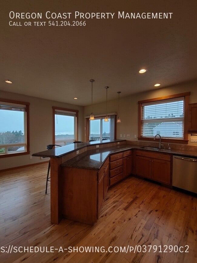 Building Photo - 961 NW Lanai Loop