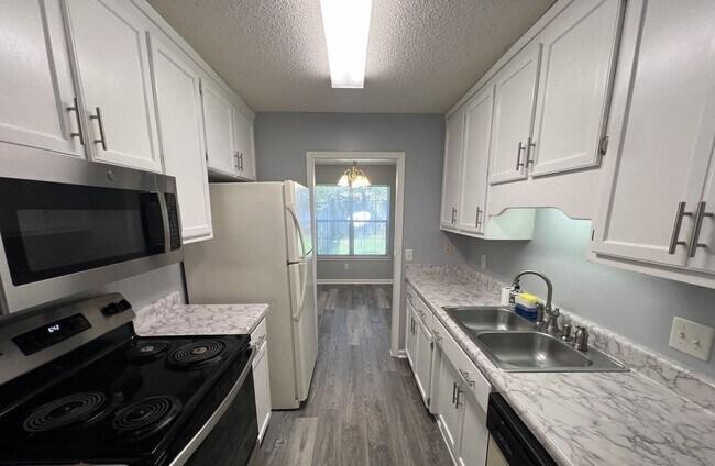 Building Photo - 3153 Achey Dr