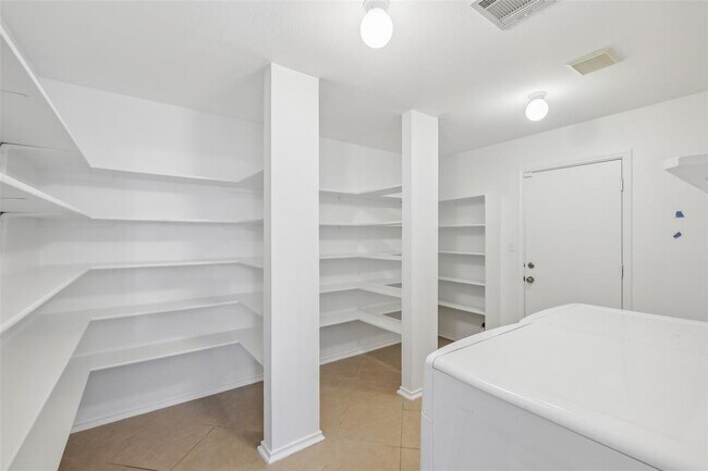 Building Photo - 8313 Steamline Cir