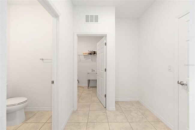 Building Photo - 7635 SW 64th St Rd